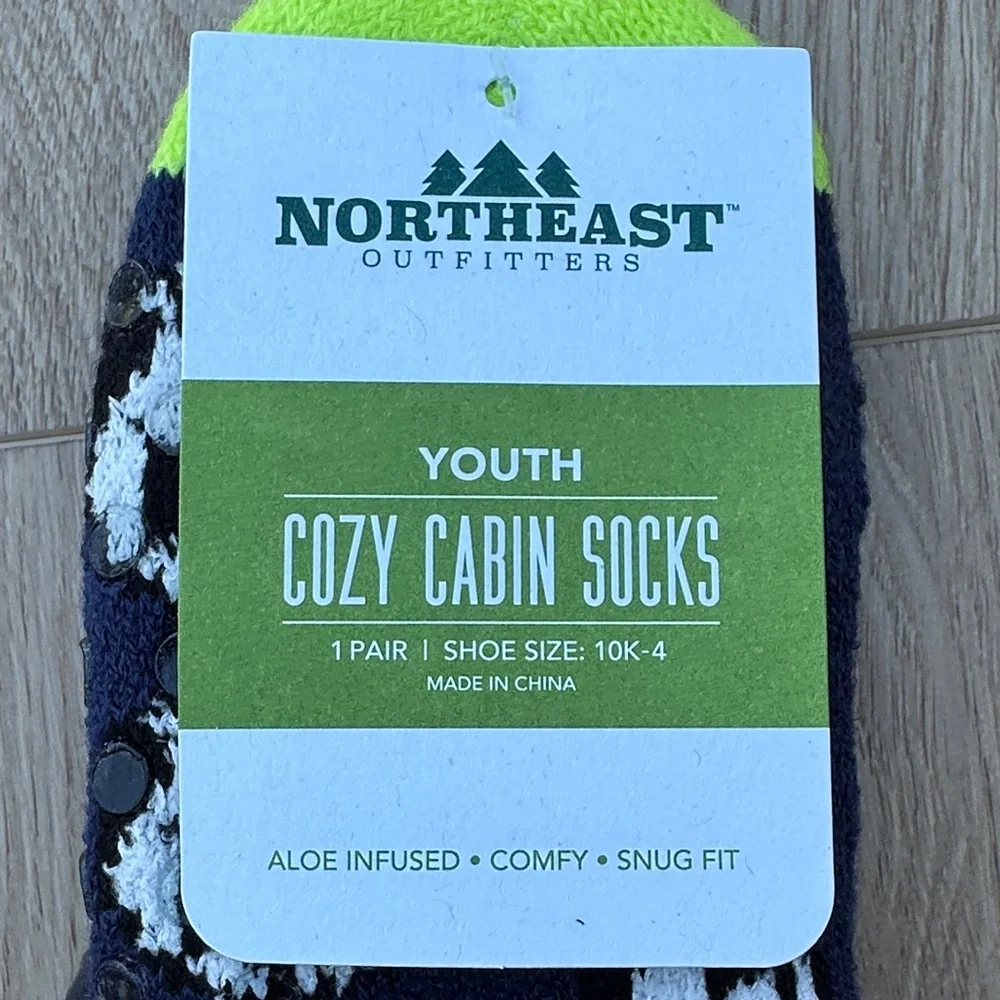 Northeast Outfitters | Youth Cozy Cabin Soccer Ball Socks, S